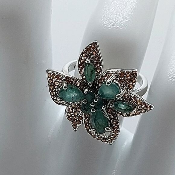 Natural Emerald 6x4mm & Sapphire 925 Sterling Silver Ring Sz 6. - Picture 5 of 6
